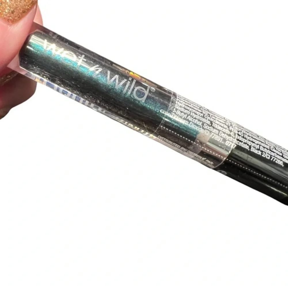 Wet N Wild Megalast Liquid Catsuit Liquid Eyeshadow 569C Cosmic Teal SEALED NEW‎